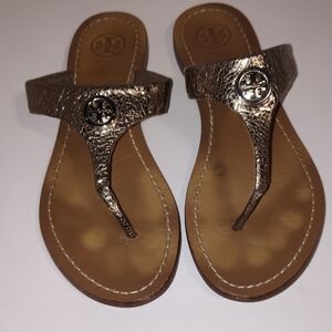 Tory Burch Cameron metallic leather thong sandals With iconic logo Size 6